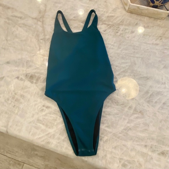 Jolyn Clothing Other - Jolyn Clothing Tanya Swimsuit size 34 Fixed Back